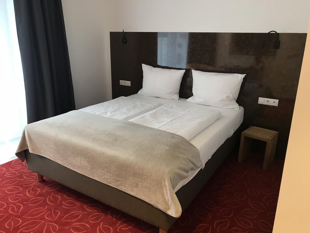 Bed & Rooms, Woergl Екстер'єр фото